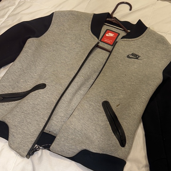 Nike tech bomber - Picture 2 of 3